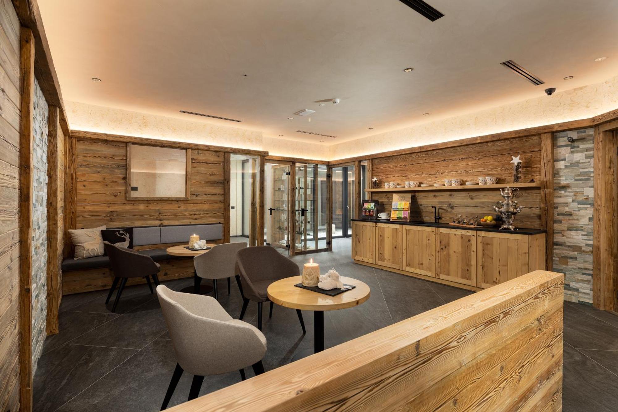 Camino Rustic Chic Hotel